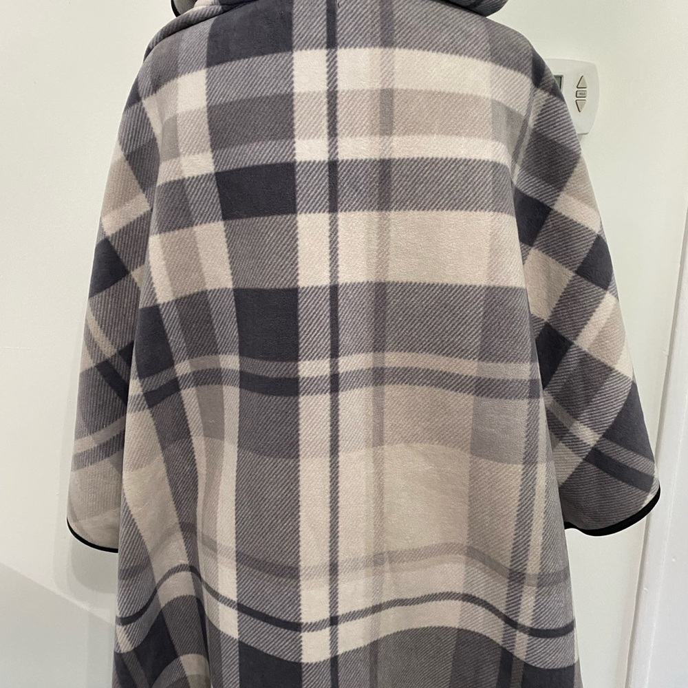Gray/Black Plaid Plush Pullover Poncho /Cape with Hood - Size S/M - Picture 4 of 6